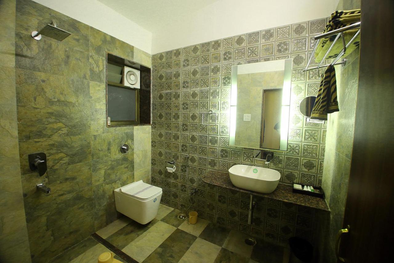 Mpt White Tiger Forest Lodge Tāla Екстериор снимка