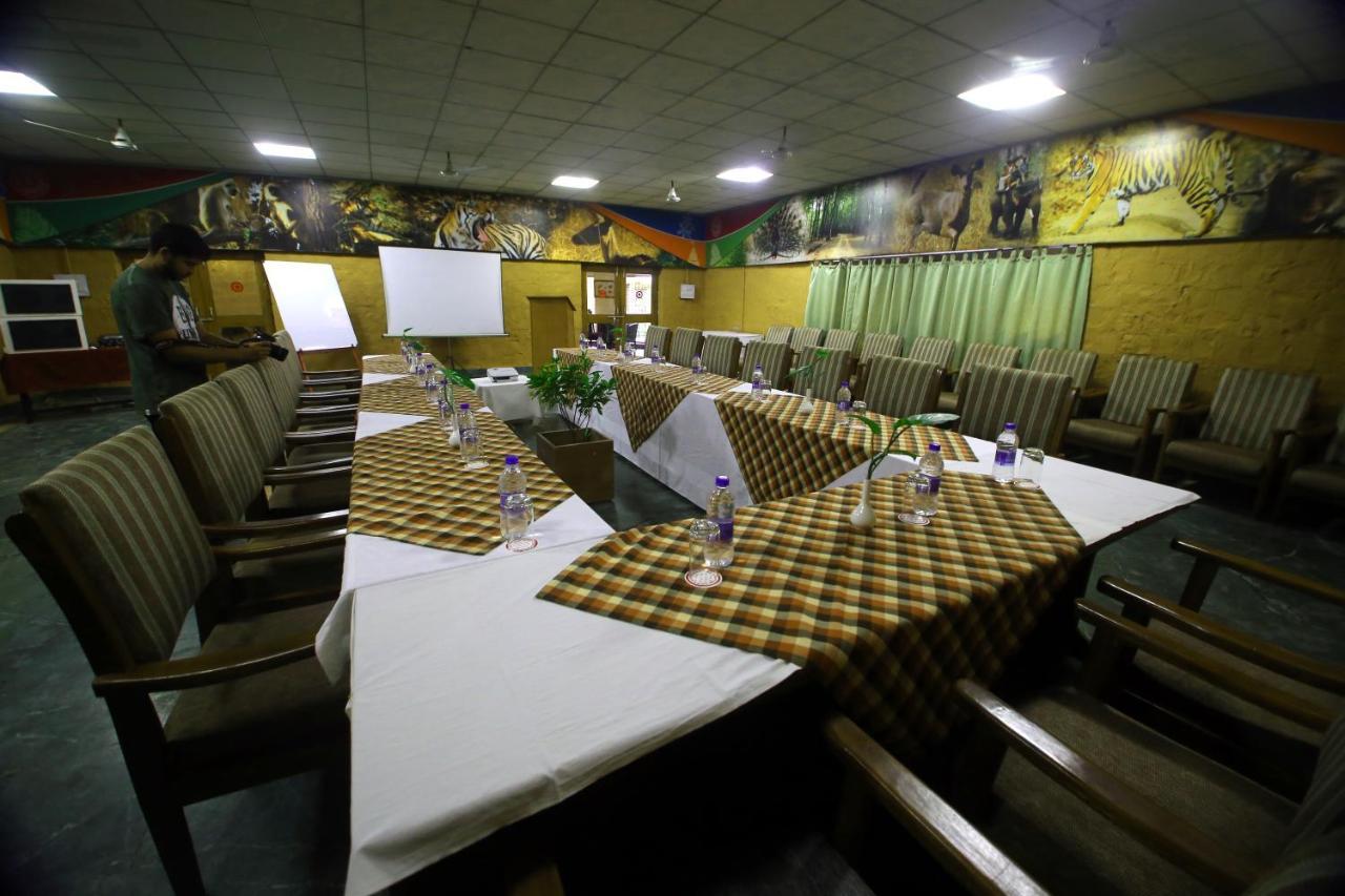 Mpt White Tiger Forest Lodge Tāla Екстериор снимка