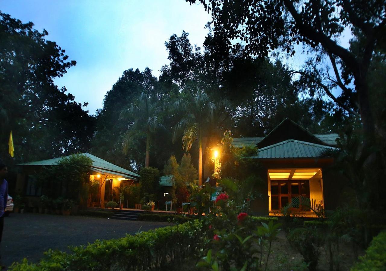 Mpt White Tiger Forest Lodge Tāla Екстериор снимка